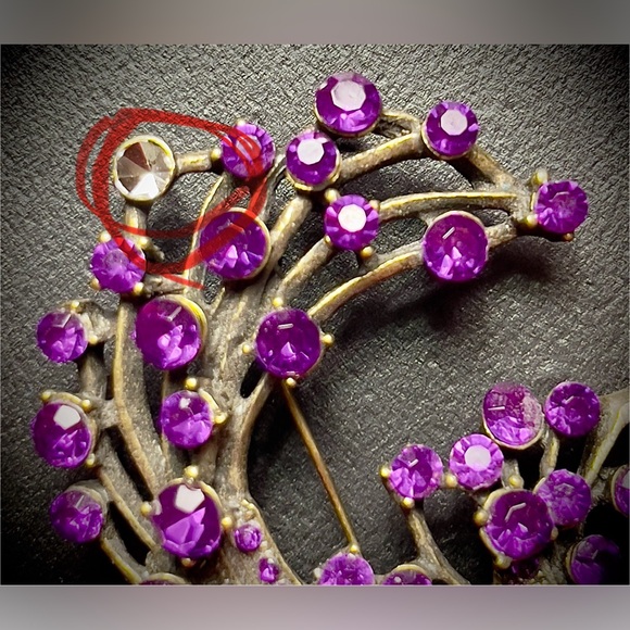 Bundle of 3 Large Purple, Pink, and Blue Vintage Rhinestone brooches - Picture 5 of 11